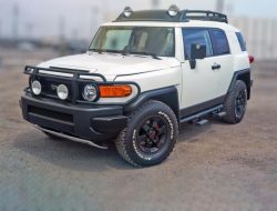 Посмотрите на новый 14-летний Toyota FJ Cruiser, который продают дороже нового Land Cruiser