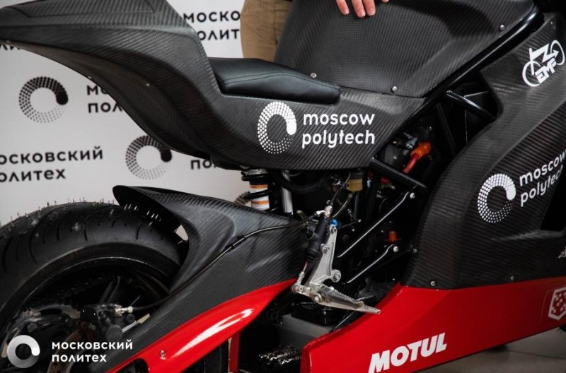 Российские студенты построили электрический мотоцикл для рекорда скорости на льду