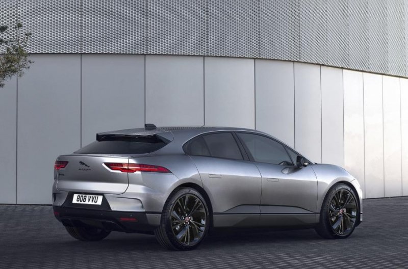 Российский Jaguar I-Pace обзавелся «черным» пакетом