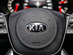 Сотни тысяч Kia отзывают из-за неработающих подушек безопасности