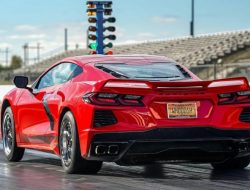 Среднемоторный Chevrolet Corvette впервые получил турбонаддув