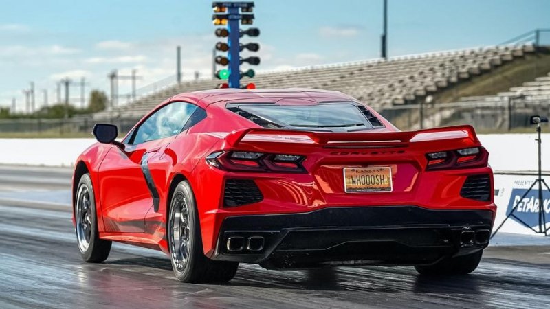 Среднемоторный Chevrolet Corvette впервые получил турбонаддув