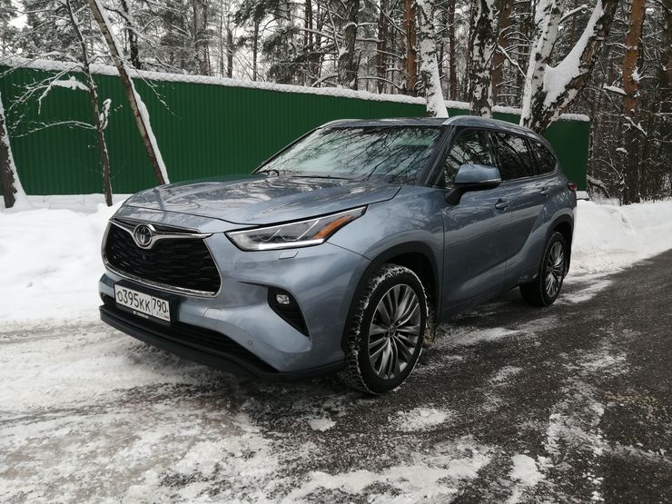 Теплое местечко: тест-драйв обновленного Toyota Highlander