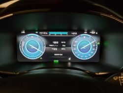 У новых Hyundai Santa Fe обнаружили забавный, но опасный «глюк» виртуальной приборной панели
