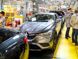 В России остановится производство Lada и Renault