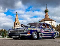 В Смоленске продают Волгу-лоурайдер с двигателем от автобуса
