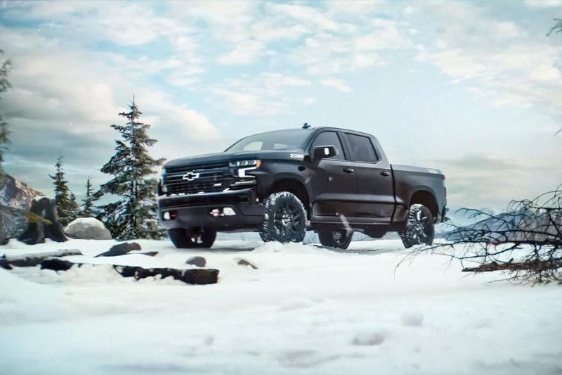 Видео: Chevrolet прорекламировал пикап Silverado котиком, который ведёт себя как собака