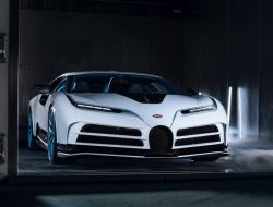 Видео: гиперкар Bugatti Centodieci испытали 20-градусным морозом