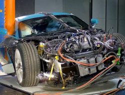 Видео: краш-тест гиперкара Rimac Nevera, который признали самым прочным автомобилем в истории