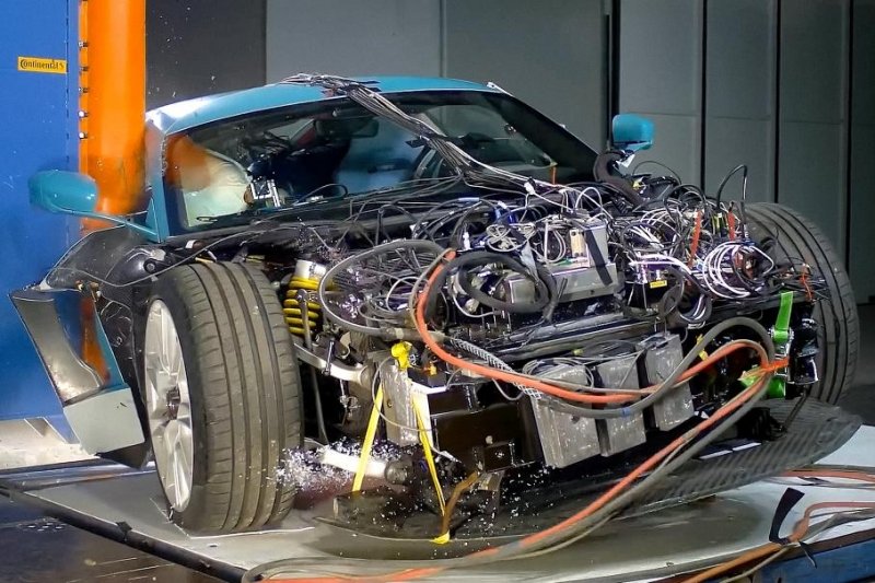 Видео: краш-тест гиперкара Rimac Nevera, который признали самым прочным автомобилем в истории