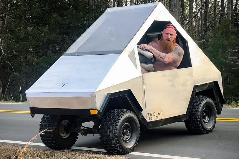 Видео: крошеная, но очень суровая копия Tesla Cybertruck