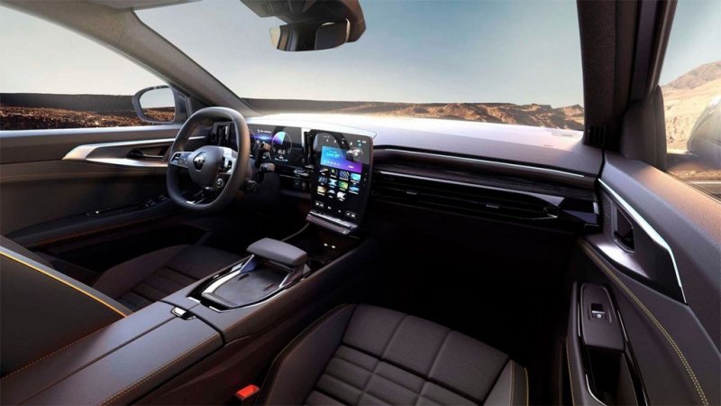 
            Mazda CX-60, Renault Austral и другие: 5 главных автоновинок месяца
        