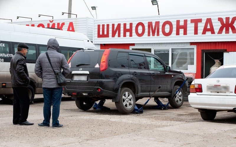 
            Когда переобувать машину: водителям дали важный совет
        