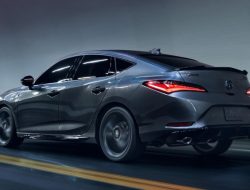 70% покупателей новой Acura Integra выбрали «механику»