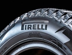 Производитель шин Pirelli ограничит работу в России