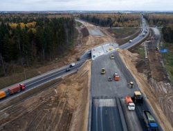 Путин поручил выделить на строительство дорог 120 млрд рублей