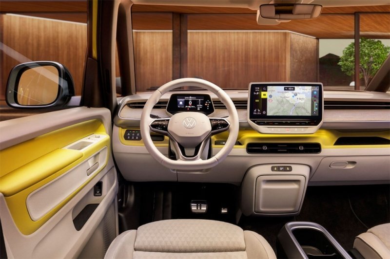 
            Mazda CX-60, Renault Austral и другие: 5 главных автоновинок месяца
        