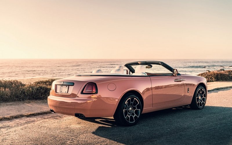 
            Rolls-Royce прекратит выпуск купе Wraith и кабриолетов Dawn
        