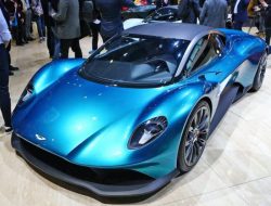 Aston Martin Vanquish сменит название и двигатель