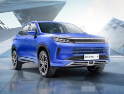 Автомобили Exeed стали продавать через СберАвто без наценки