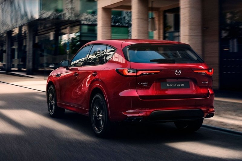 
            Mazda CX-60, Renault Austral и другие: 5 главных автоновинок месяца
        