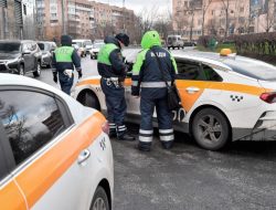 ГИБДД Москвы объявила охоту на таксистов-нарушителей
