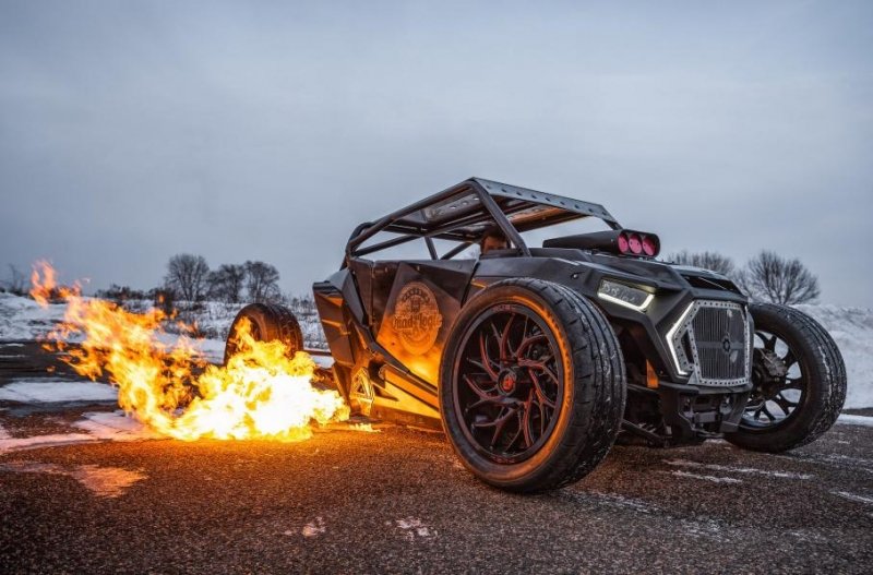 Багги Polaris RZR превратили в «огнедышащий» рэт-род