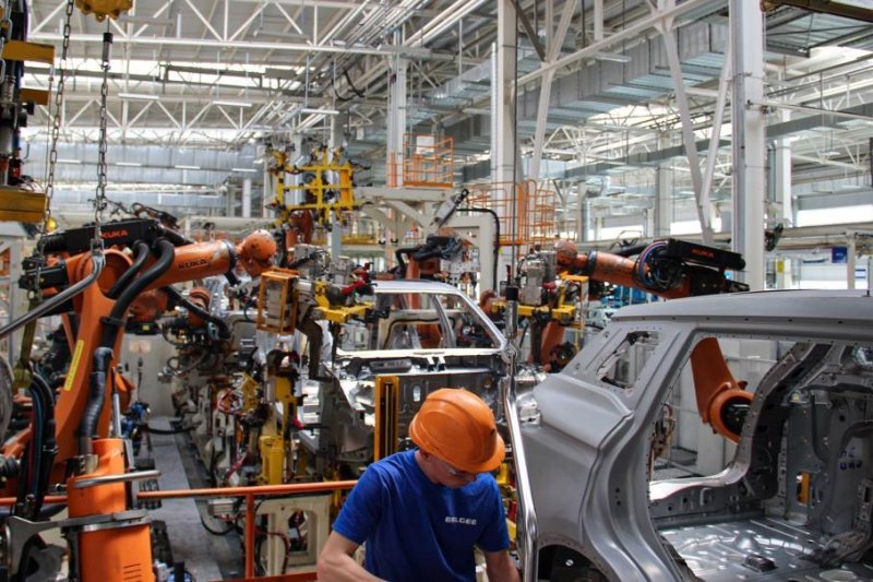 Белорусский завод Geely возобновил сборку автомобилей для России