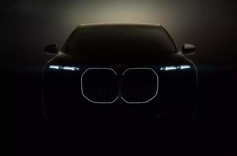 BMW готовит гибридный суперседан М7