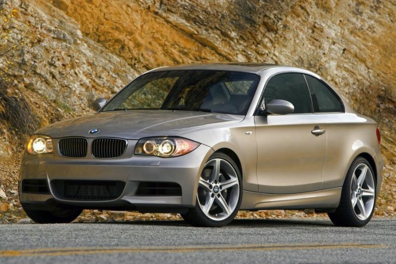 BMW отзывает почти миллион автомобилей из-за риска возгорания