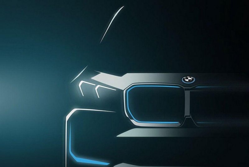BMW раскрыла запас хода компактного электрокроссовера iX1