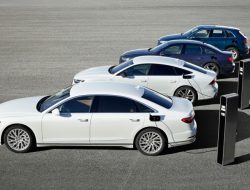 Audi остановит прием заказов на все гибриды из-за ситуации на Украине