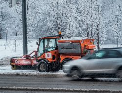 В Подмосковье начнут эвакуировать мешающие уборке дворов автомобили