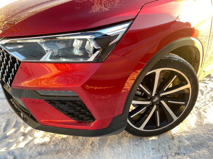 Два сапога — не пара: сравнительный тест-драйв Geely Coolray и FAW Bestune T77