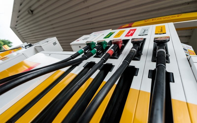 
            Рост нефти и падение рубля: что будет с ценами на бензин
        