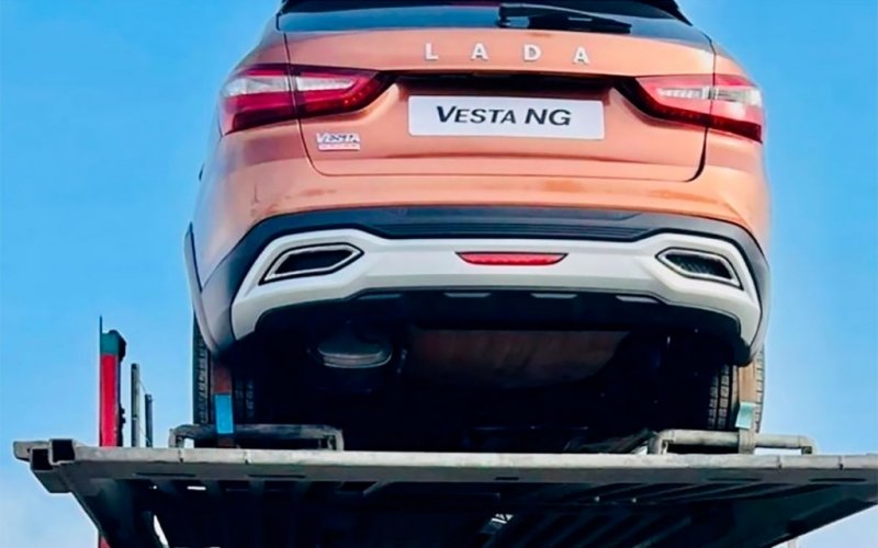 
            Появились «живые» снимки обновленной Lada Vesta
        