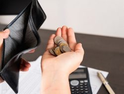Взял автомобиль в кредит, а денег нет: как уйти на каникулы по платежам