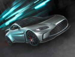 Aston Martin представил 700-сильный суперкар V12 Vantage