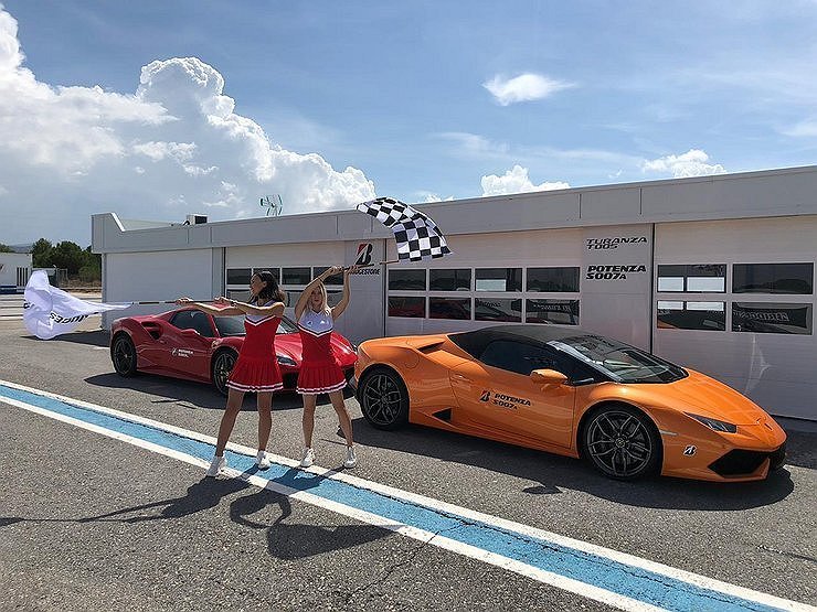 Ferrari и Lamborghini отказались от поставок автомобилей в Россию