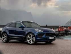 Компания Porsche прекратила поставки автомобилей в Россию