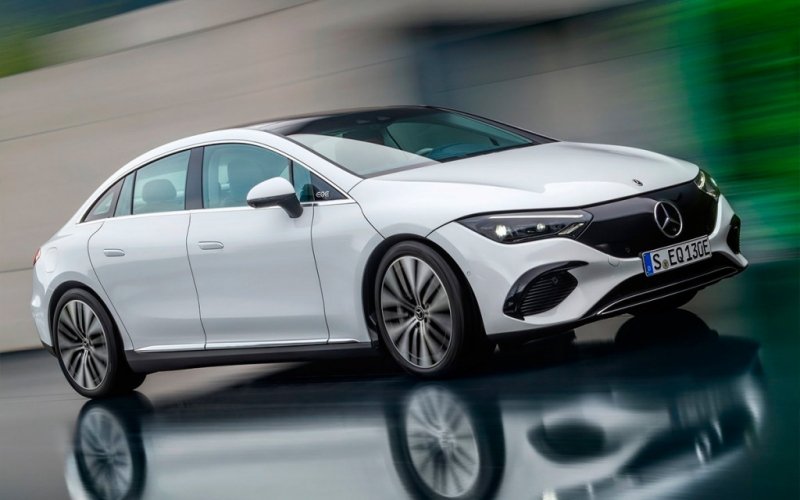 
            Mazda CX-60, Renault Austral и другие: 5 главных автоновинок месяца
        