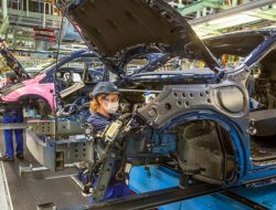 Ford остановил европейские заводы из-за событий на Украине