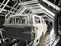 Ford остановит два завода из-за нехватки комплектующих