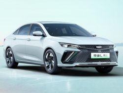 Geely показала экономичный гибридный седан с запасом хода 1300 километров