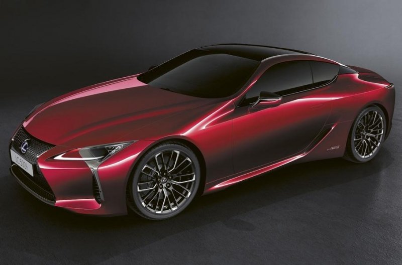 Интерьер Mercedes-Benz EQS SUV, экстерьер нового Maserati GranTurismo и «вулканический» Lexus LC: главное за неделю