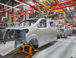 Калужский завод Stellantis продолжает работать, но с низкой нагрузкой