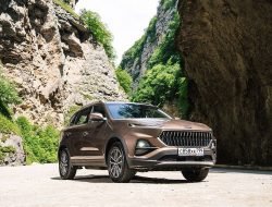 Китайские JAC и FAW не разрешают дилерам продавать автомобили в России