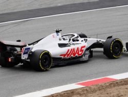 Команда Формулы-1 Haas расторгла контракт с российским гонщиком