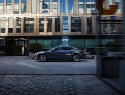 Mazda заявила, что продолжит поставлять в Россию автомобили и запчасти