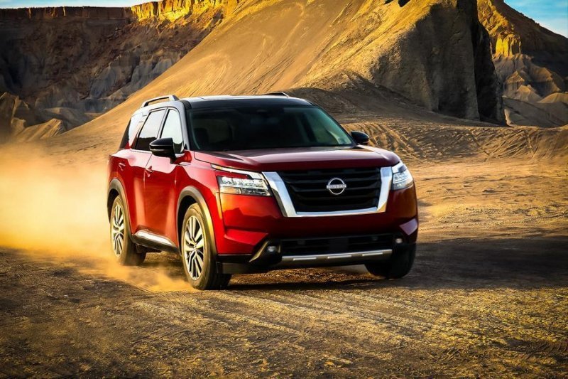 Nissan заморозил поставки нового Pathfinder в Россию